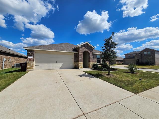 Building Photo - 900 Basswood Ln