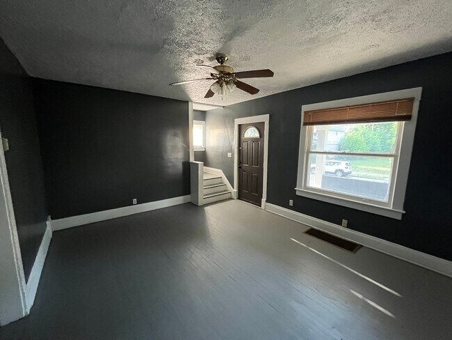 Building Photo - 13506 Crennell Ave