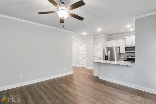 Foto del edificio - 15 Sprayberry Rd