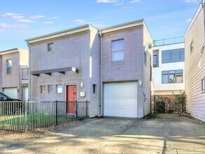 Building Photo - 1418 Beaumont St