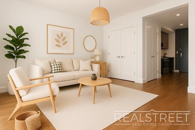 Building Photo - Luxury 2 BR in Bushwick with Balcony & Roof Deck!