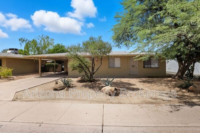 Building Photo - 2110 S Granada Dr