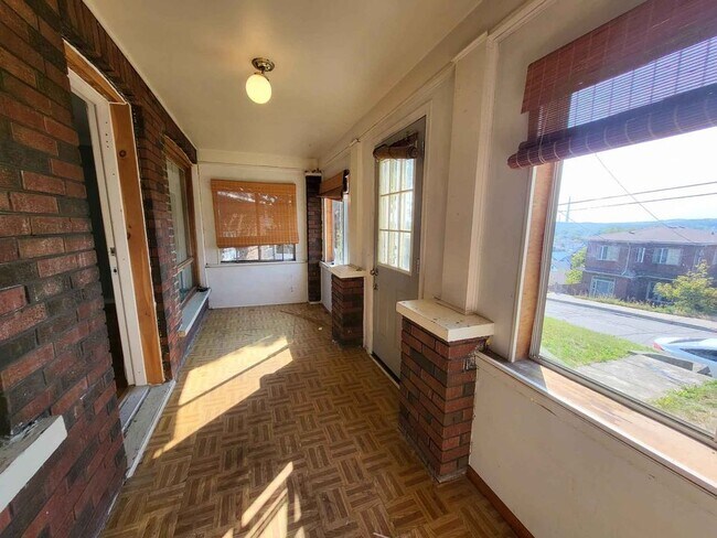 Building Photo - 1–454 Burton Avenue · Sudbury · 1 Bed | 1 Bath · All-Inclusive