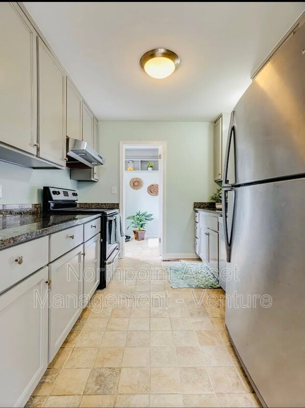 Building Photo - 5125 Manorwood Ct