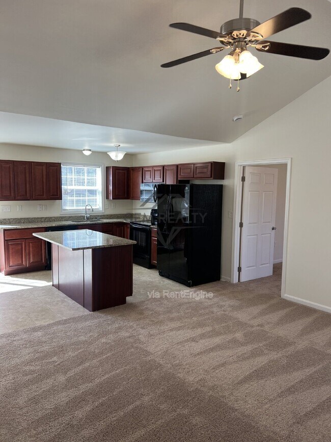 Foto del edificio - 8326 Quicks Way