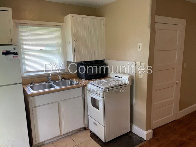 Foto del edificio - 1648 27th Ave N