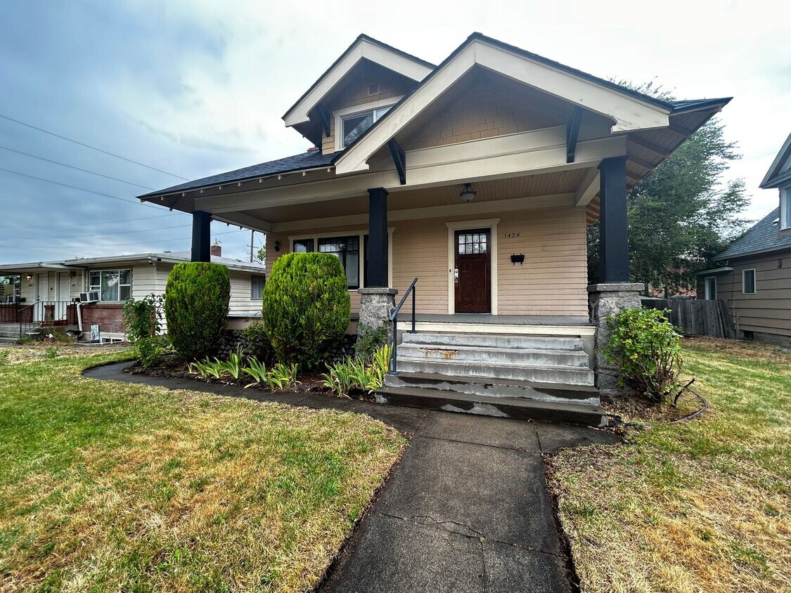 Primary Photo - Elegant 3 Bed, 2 Bath Home in Spokane!