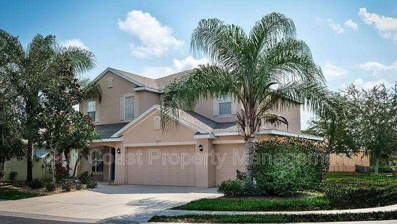 Primary Photo - 2827 Suncoast Lakes Blvd