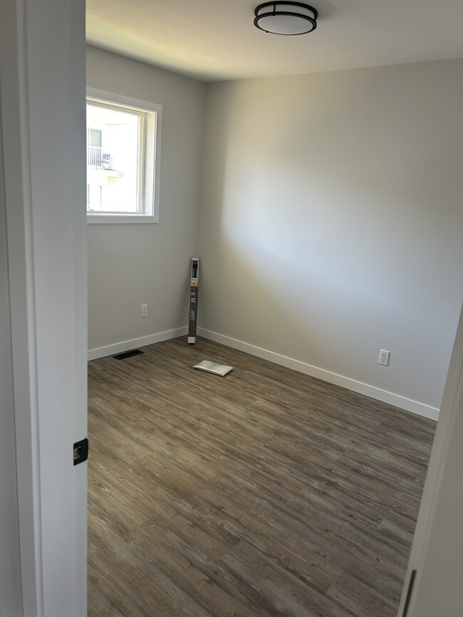 Building Photo - 9019-9086 86 St