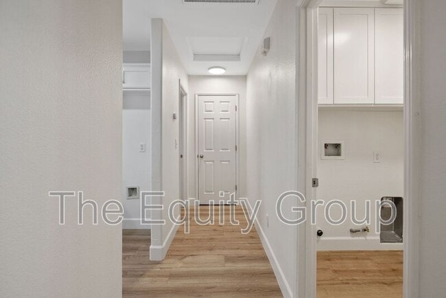 Foto del edificio - 3835 E Oak Ave