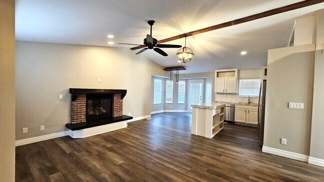 Building Photo - Beautiful 3 bed, 3 bath home in Andover