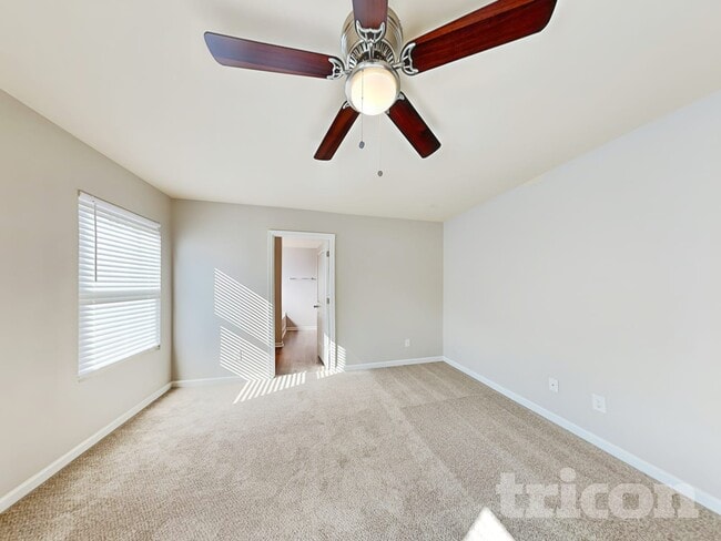 Building Photo - 2878 S Hills
