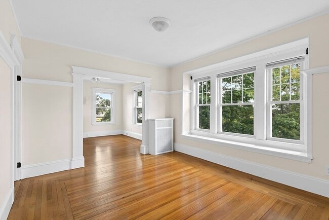 Foto del edificio - 723-725 Fellsway