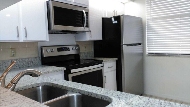 Building Photo - 3516 Whitehall Dr