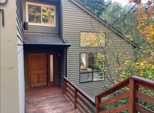 Foto del edificio - 9001 NW Skyline Blvd