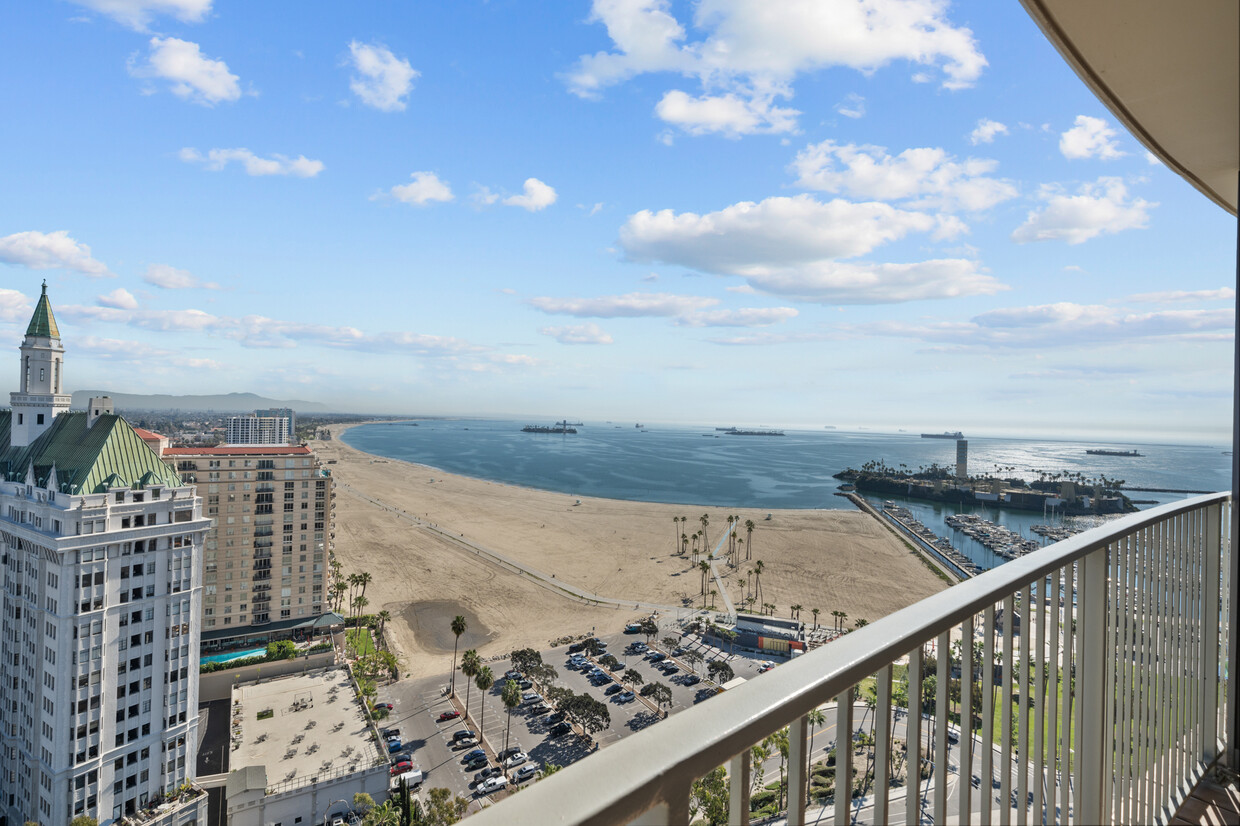Primary Photo - 700 E Ocean Blvd