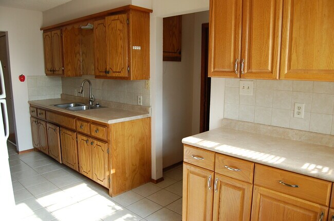 Building Photo - 2304 SW 39th St