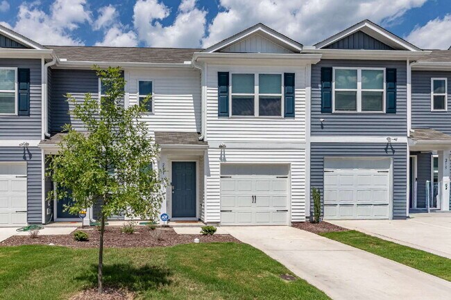 Foto del edificio - Modern 3 BR | 2.5 BA Townhome in Goldsboro *Newly Developed Seymour Village*
