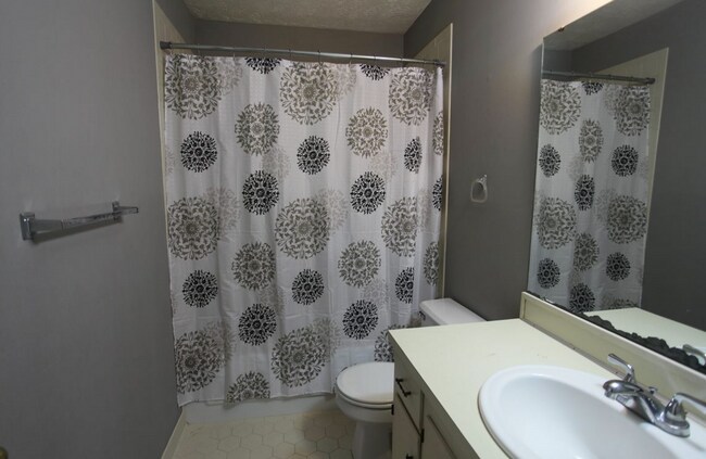 Foto del edificio - Duplex in Auburn, Available 8/9!