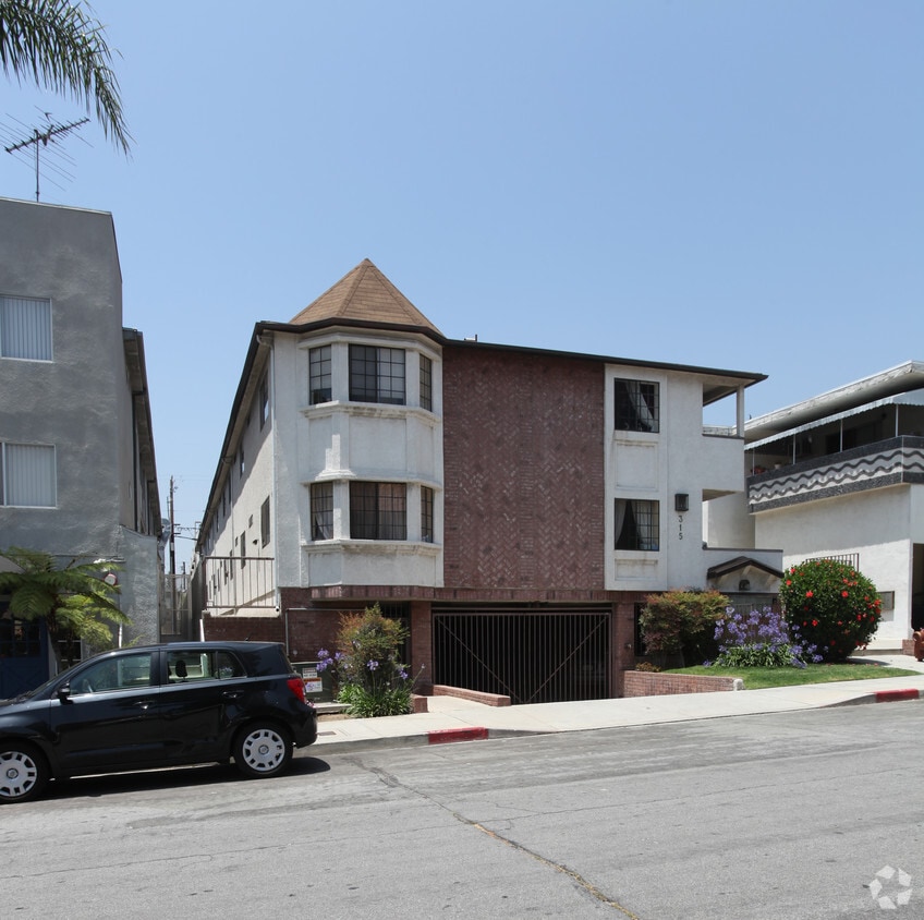 Building Photo - 315 E Cedar Ave