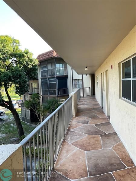 Foto del edificio - 6101 N Falls Cir Dr