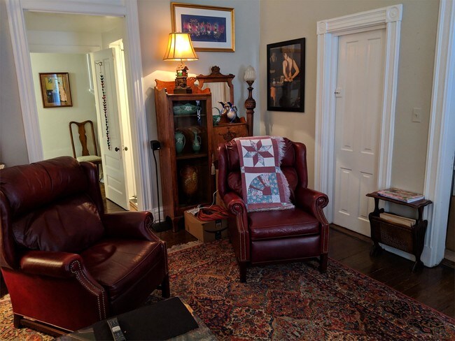 Foto del edificio - 422 Pembroke Ave