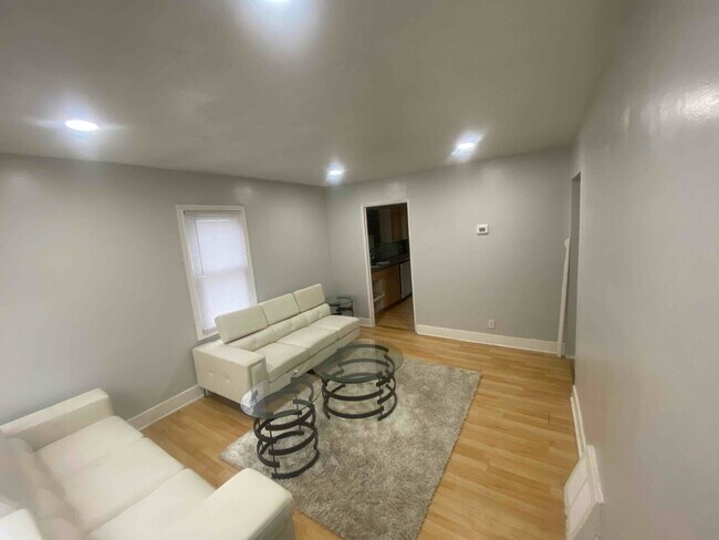 Building Photo - 8473 Penrod St