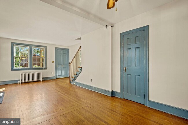 Building Photo - 108 E Spring St