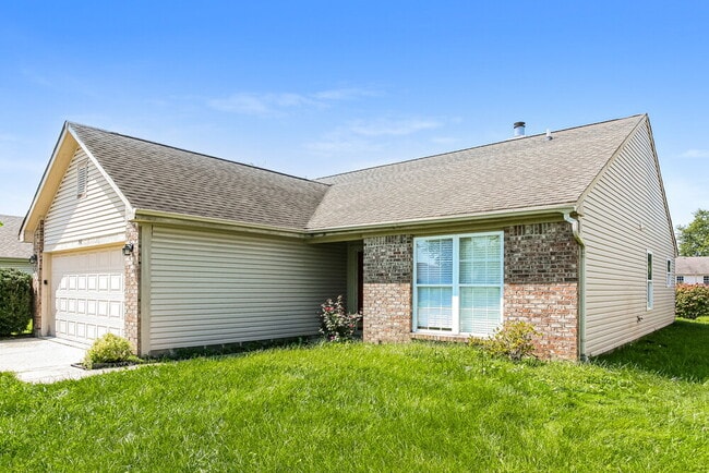 Building Photo - 748 Hollowood Ln
