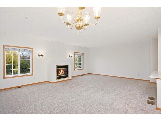 Building Photo - 4980 Garland Ct N