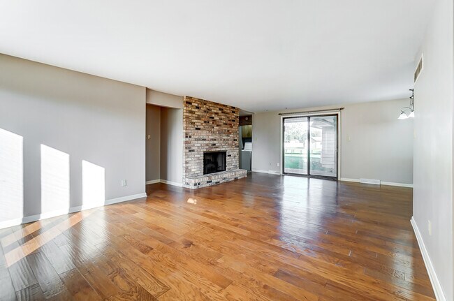 Building Photo - 4127 Turf Ln