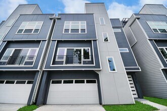 Building Photo - 2709 Dennis St