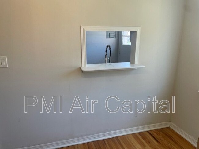 Foto del edificio - 6421 E Cottonwood Ln
