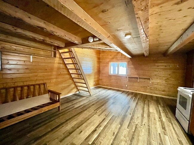 Foto del edificio - dry cabin off Sheep Creek / Pet friendly