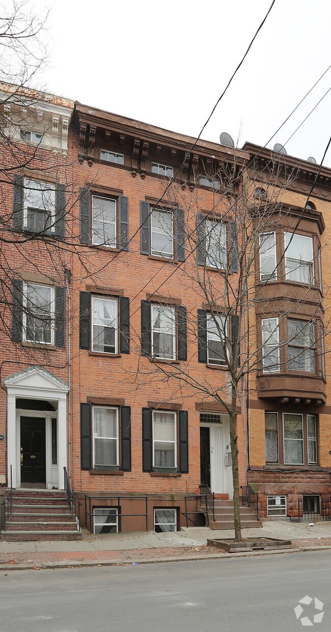 Building Photo - 96-98 Chestnut St