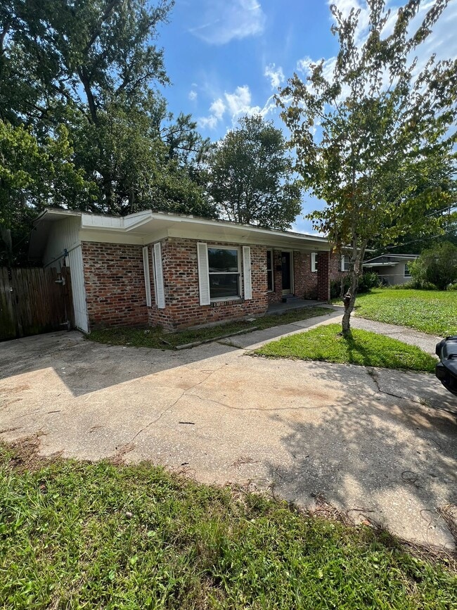 Building Photo - 5450 Juno Dr