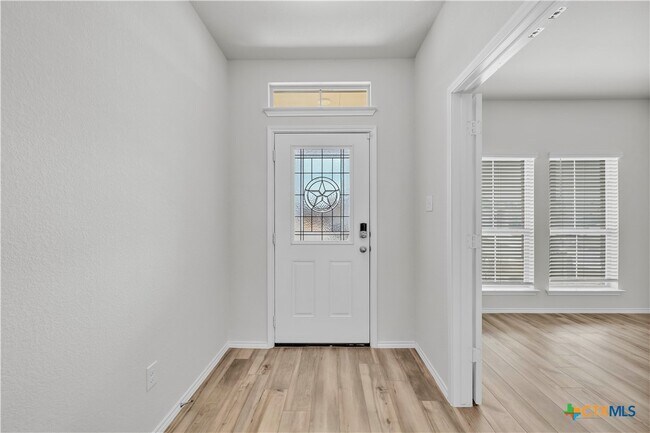 Building Photo - 2420 Elba Dr