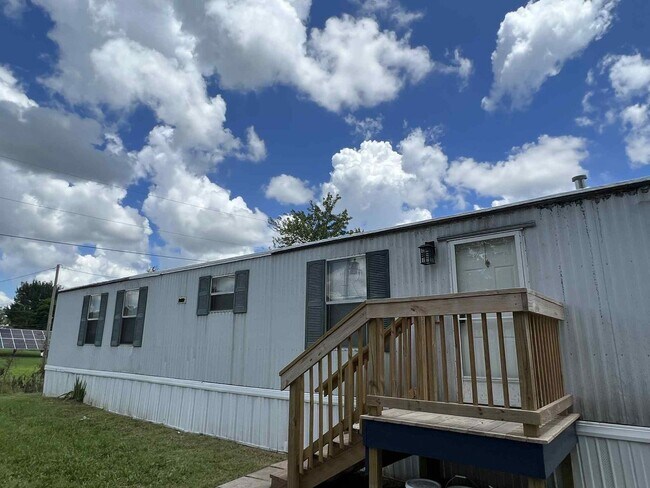 Foto del edificio - CUTE REMODLEDED 2 BEDROOM / 2 BATHROOM IN ...