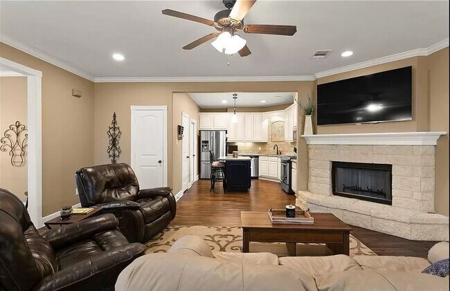 Building Photo - 1722 Creekside Cir