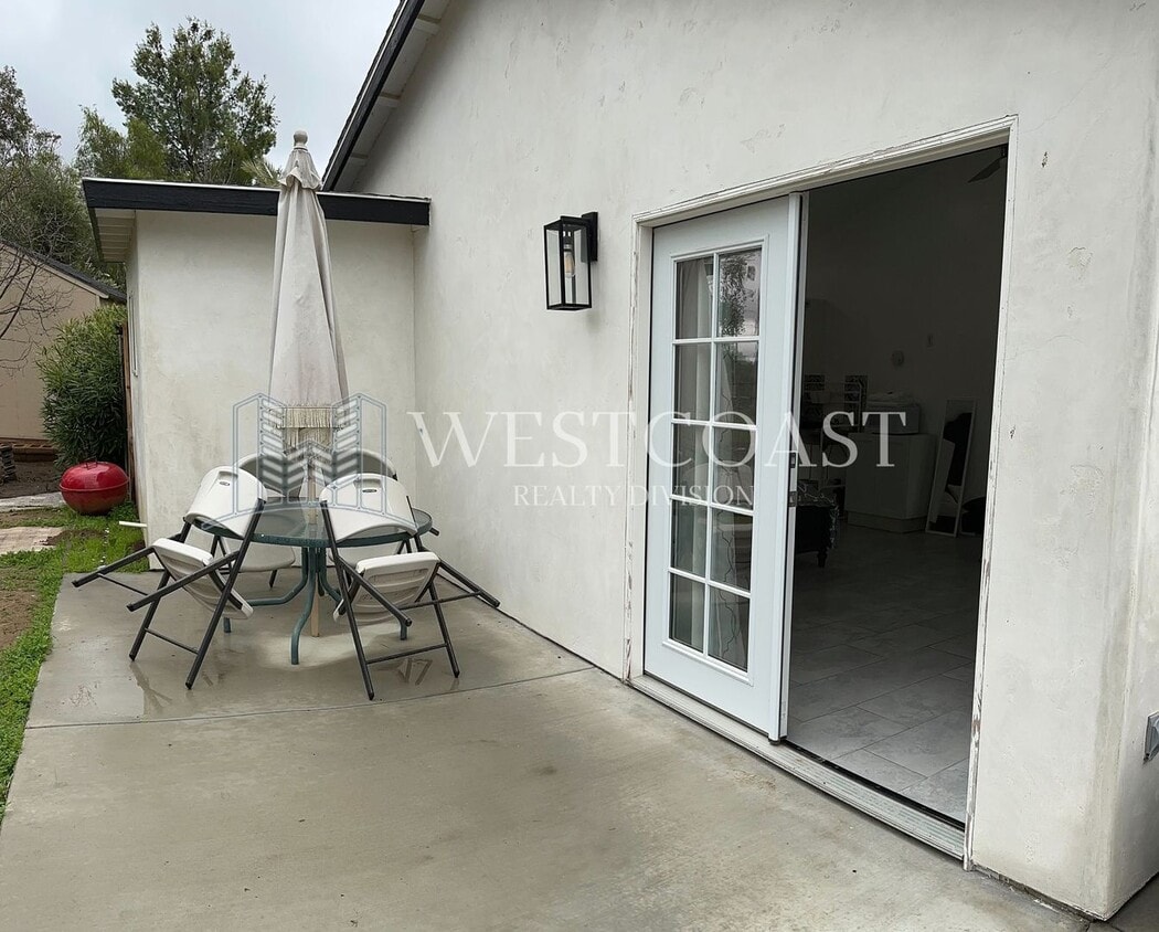 Primary Photo - 35975 Glen Oaks Rd
