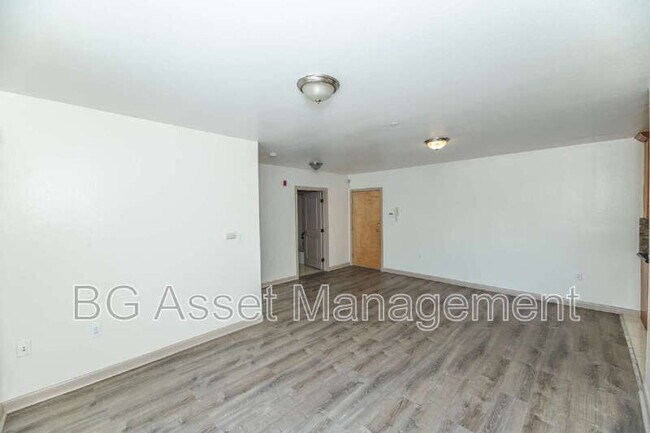 Photo - 1459 MacArthur Blvd Apartment