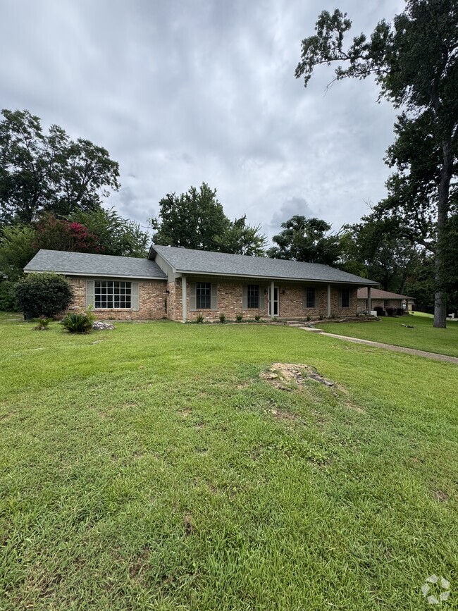 Building Photo - 302 Mobile Dr