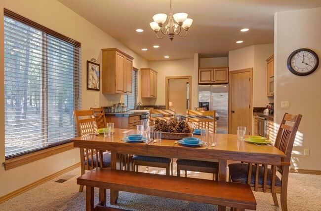 Building Photo - Seasonal Rental- Available through April 3...