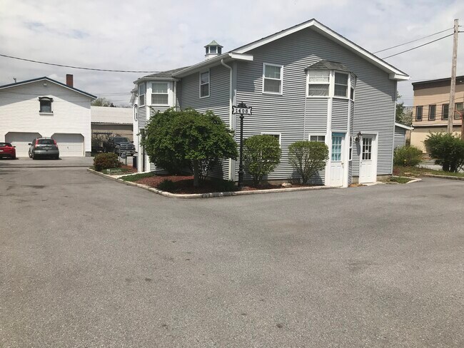 2nd floor - 1408 3rd Ave
