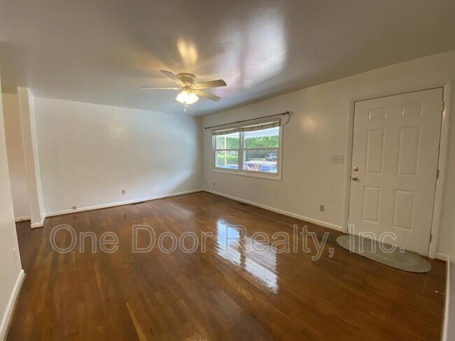 Building Photo - 139 Winston Dr