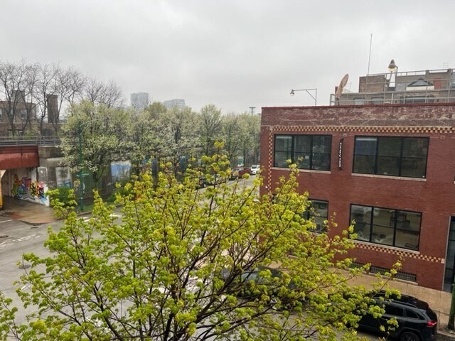 Building Photo - 1122 W Hubbard St