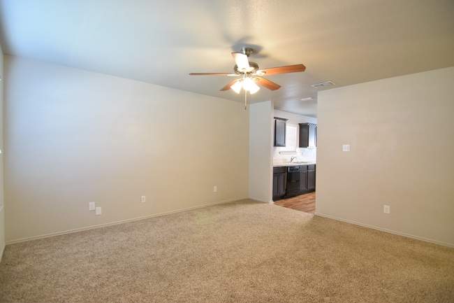 Foto del edificio - 2433 Stoneham Ct