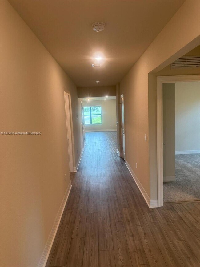 Building Photo - 3141 Tamarind Dr