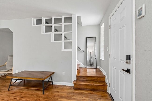 Building Photo - 601 Swann Dr