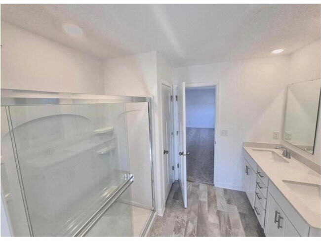 Foto del edificio - 14953 Archdale Ln